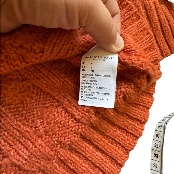 American Eagle Chunky Cable Knit Cropped hooded sweater small - Picture 5 of 5